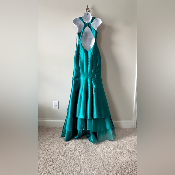 Stunning Jade Green Satin Evening / Formal Mermaid Dress / Gown Size Small - Picture 6 of 13